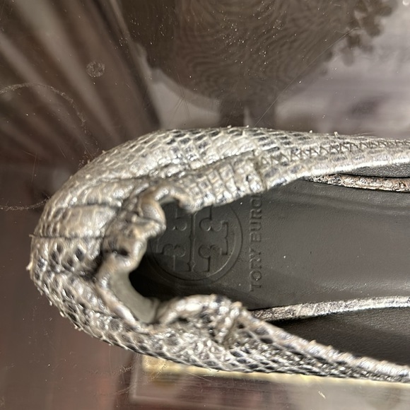 Tory Burch Reva Silver Embossed Python Ballet Flat With Double T Silver Logo - Picture 6 of 16